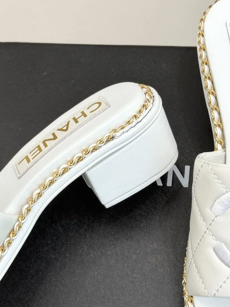 Chanel Slippers Elegant 18763