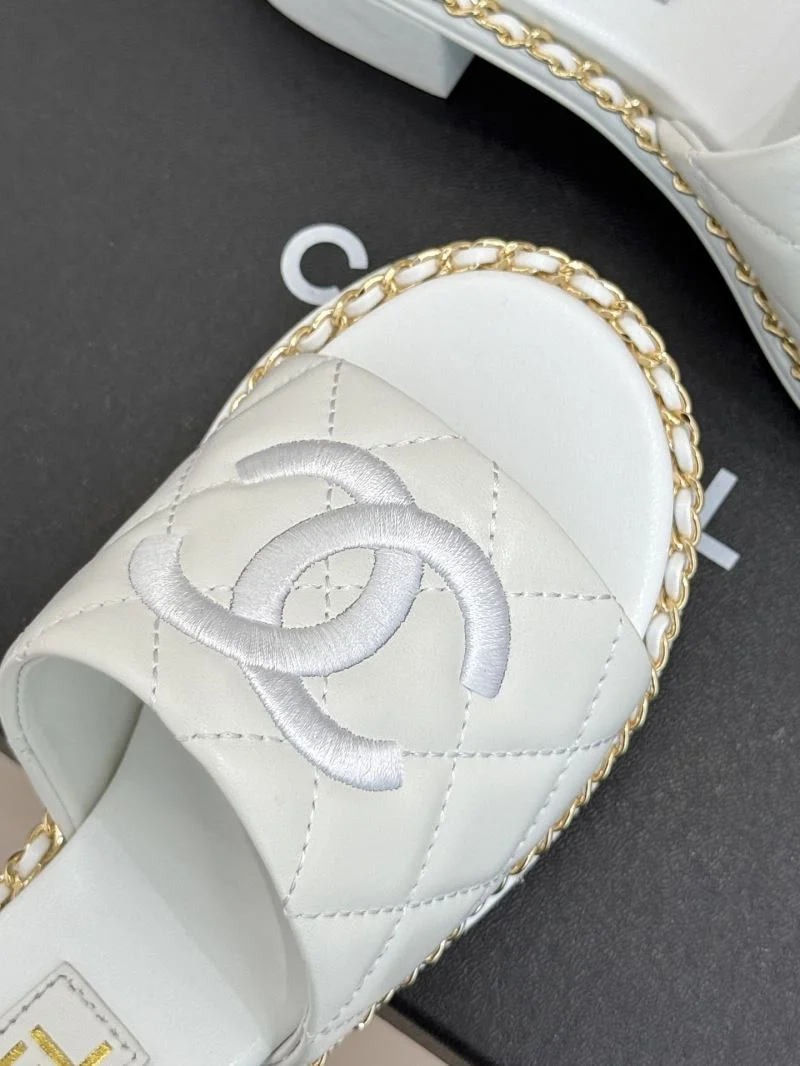 Chanel Slippers Elegant 18763