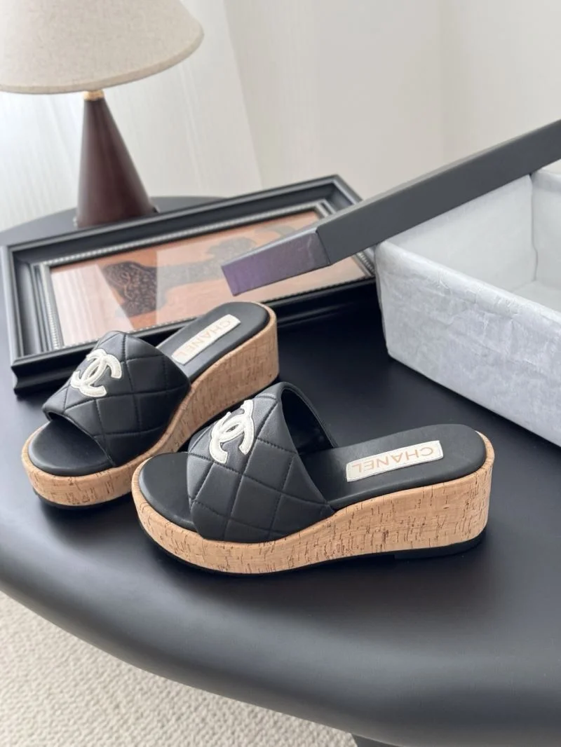 Minimalist Chanel Slippers 18758
