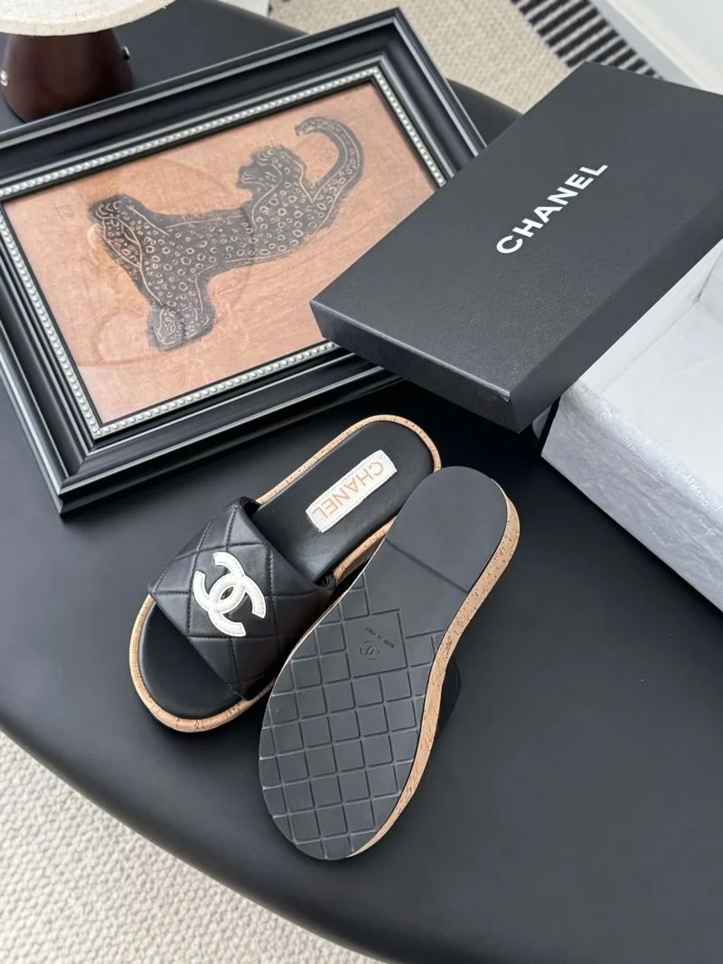 Minimalist Chanel Slippers 18758