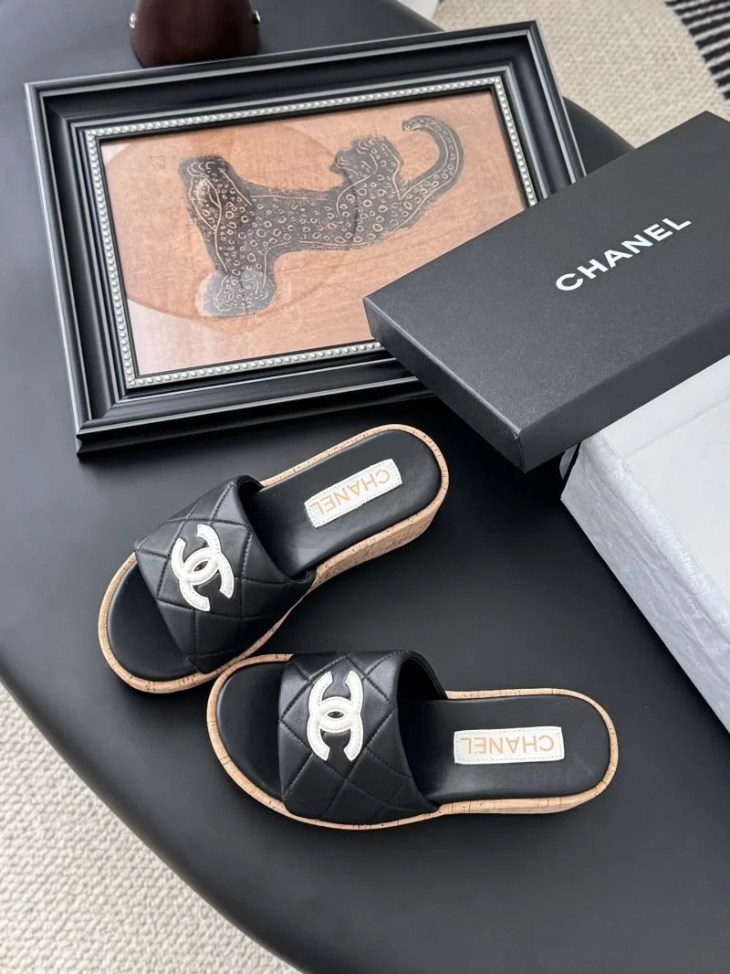 Minimalist Chanel Slippers 18758