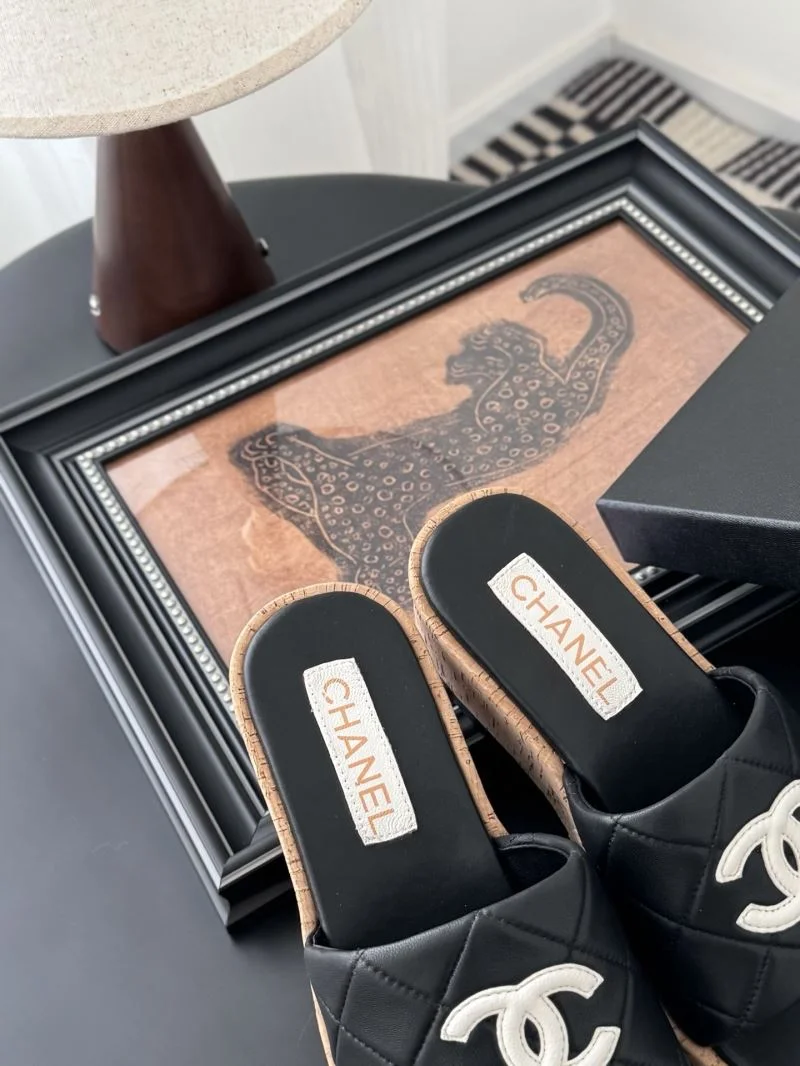 Minimalist Chanel Slippers 18758
