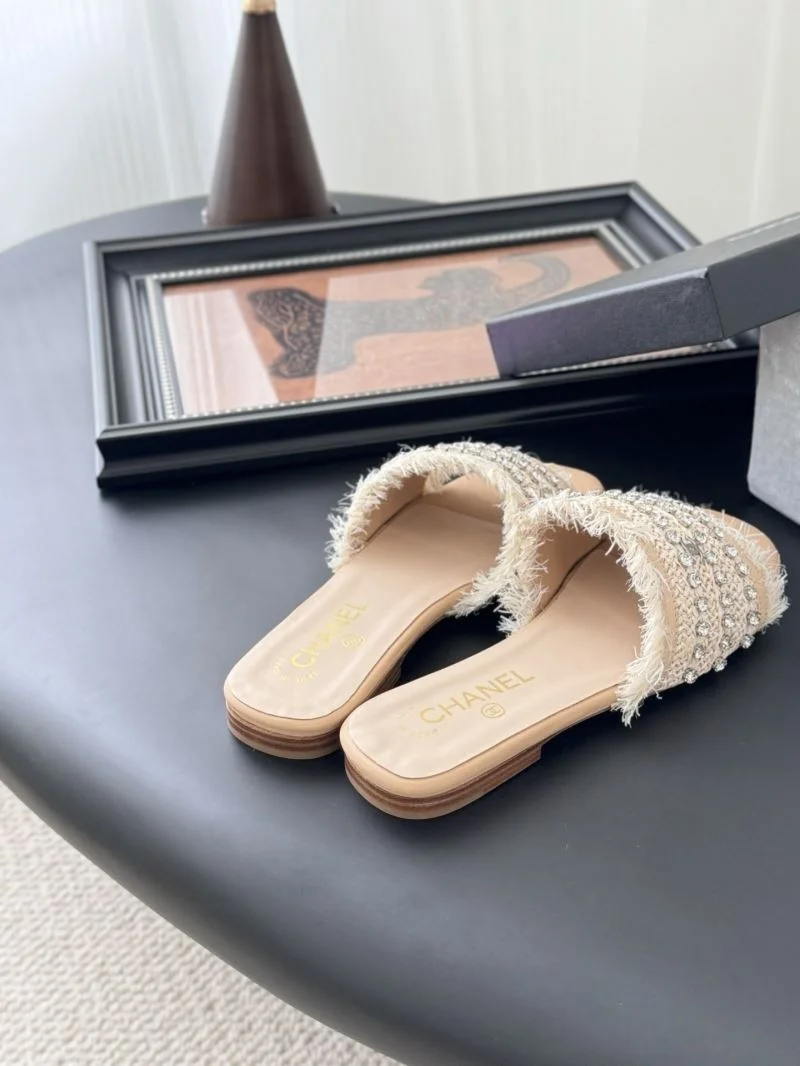 Sporty Chanel Slippers 18771