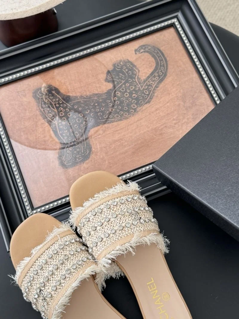 Sporty Chanel Slippers 18771