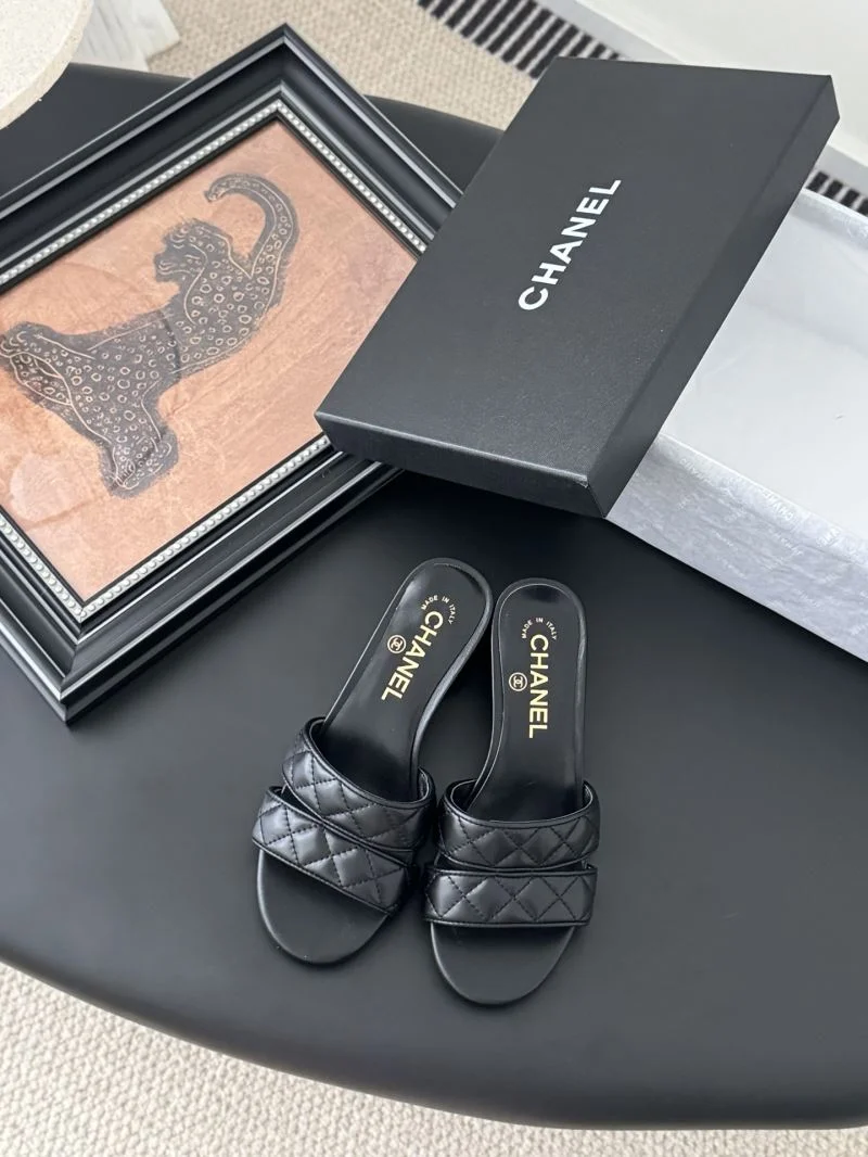 Chanel Slippers Youthful 18746
