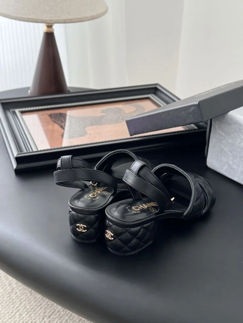 Trendy Chanel Slippers 18748