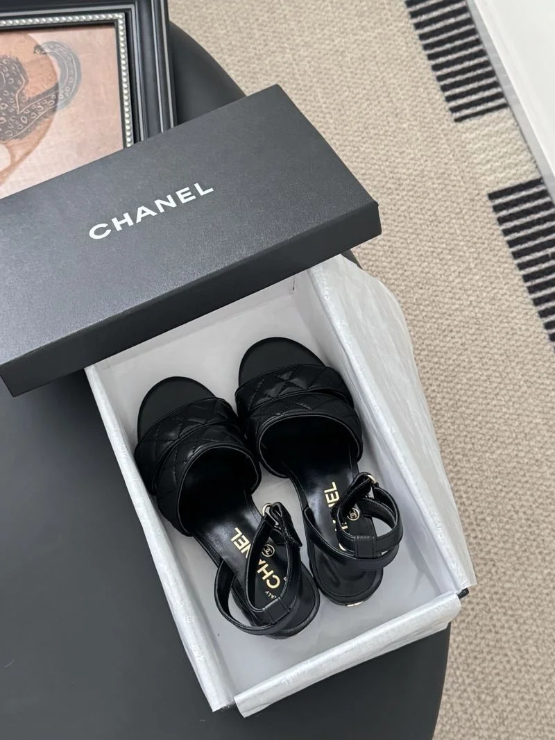Trendy Chanel Slippers 18748