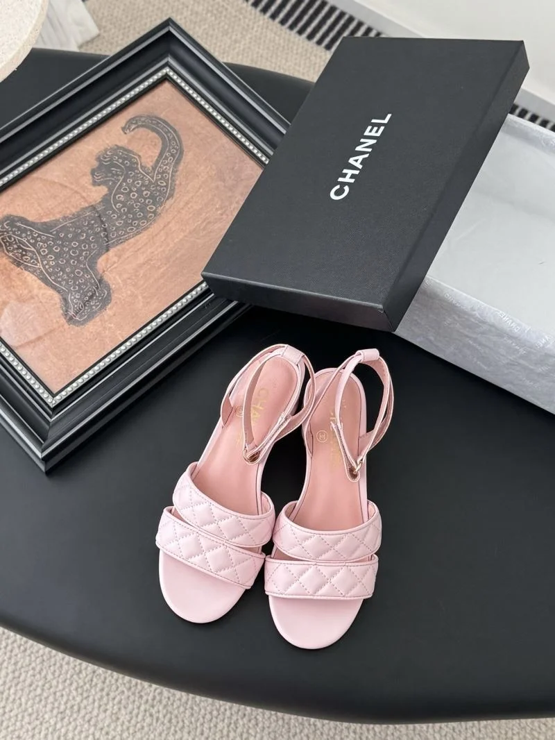 Chic Chanel Slippers 18740