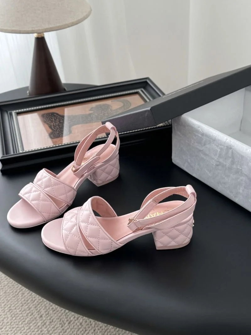 Chic Chanel Slippers 18740