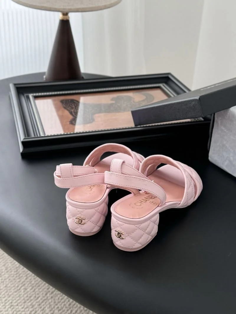 Chic Chanel Slippers 18740