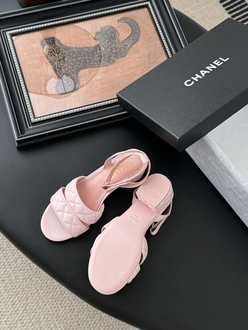 Chic Chanel Slippers 18740