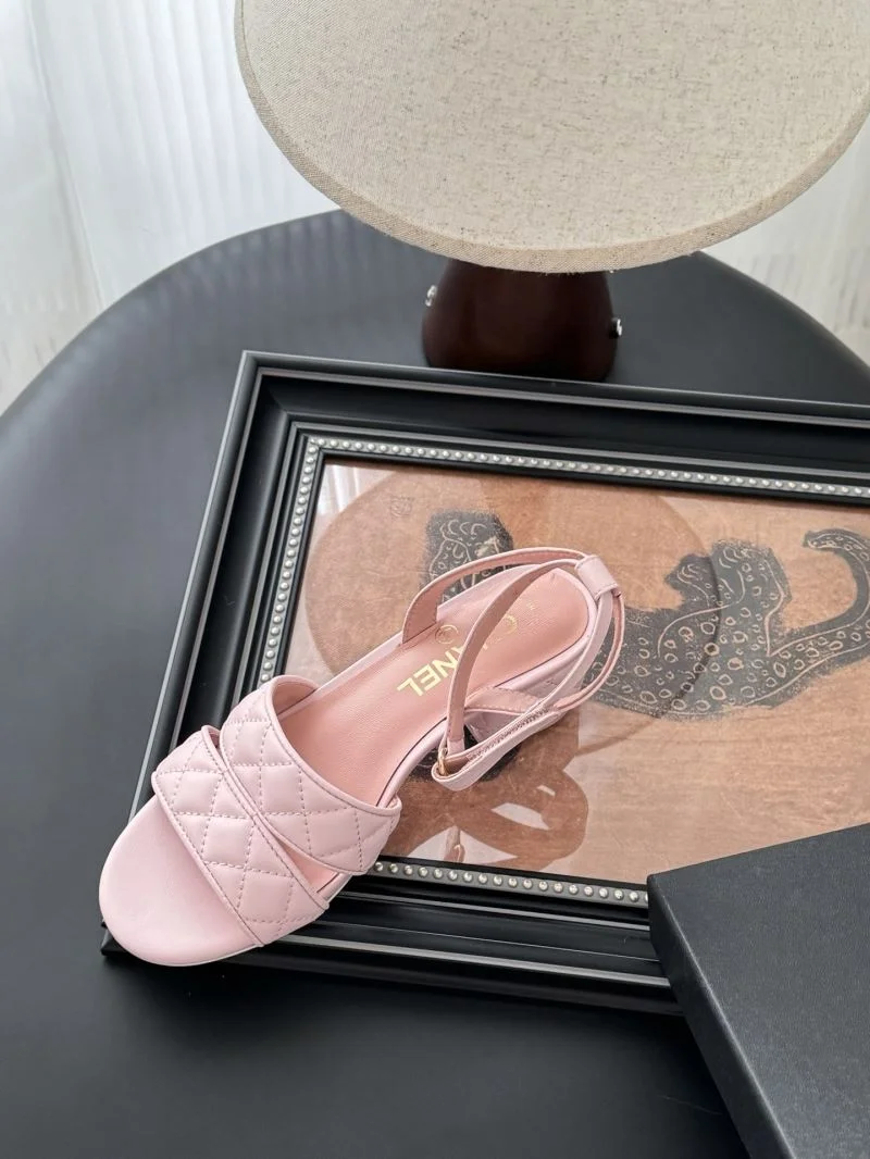 Chic Chanel Slippers 18740