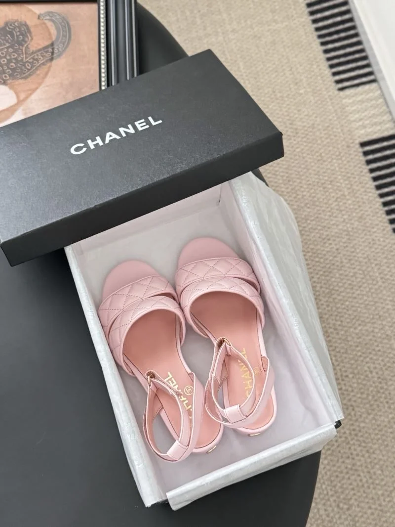 Chic Chanel Slippers 18740