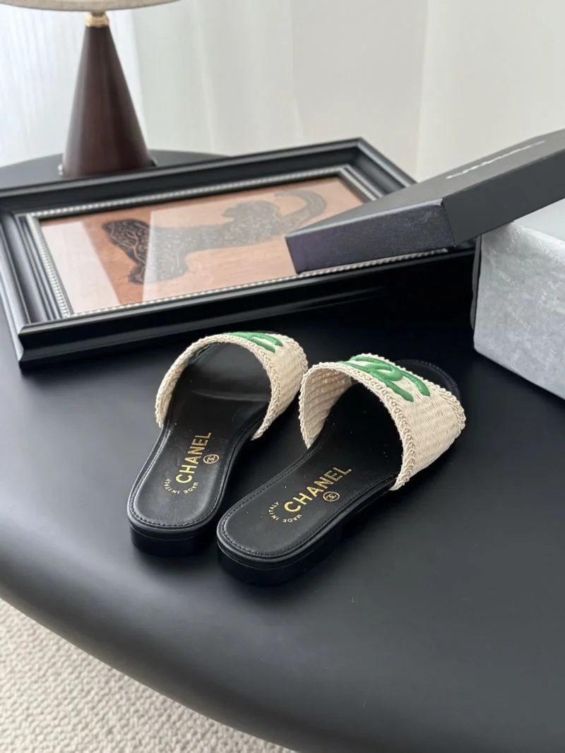 Chanel Slippers TimelessDesign 18735