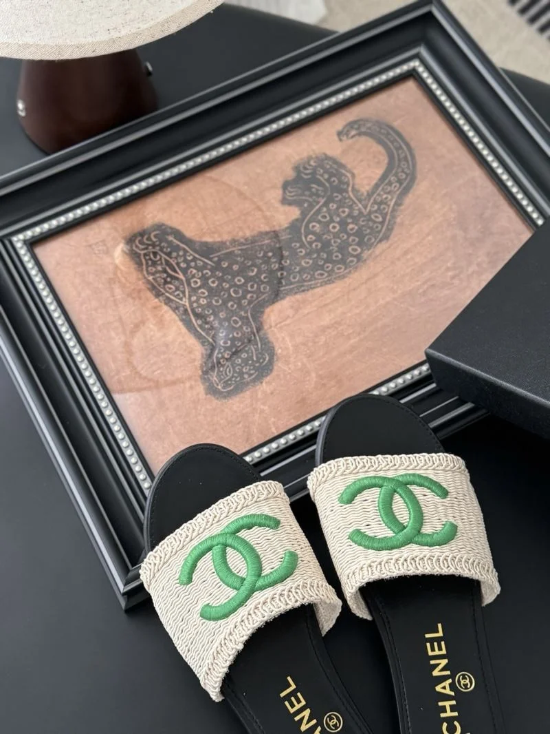 Chanel Slippers TimelessDesign 18735