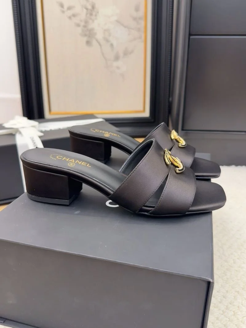 Timeless Chanel Slippers 18726