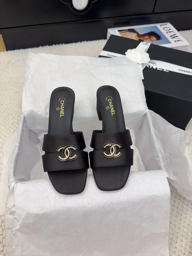 Timeless Chanel Slippers 18726