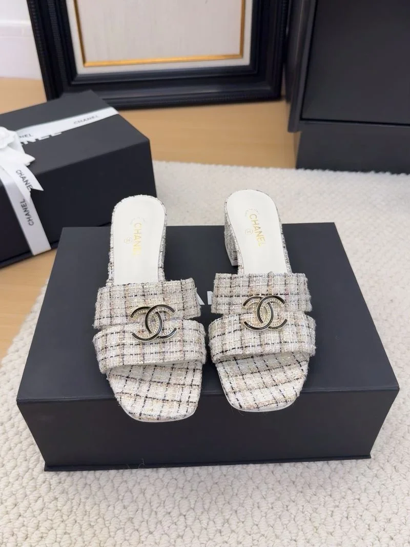 Chanel Slippers Attractive 18728