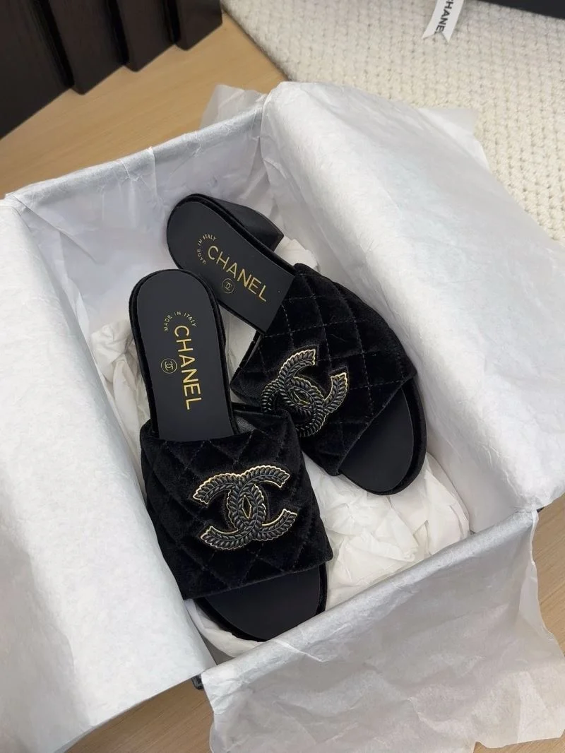 Chanel Slippers Functional 18719