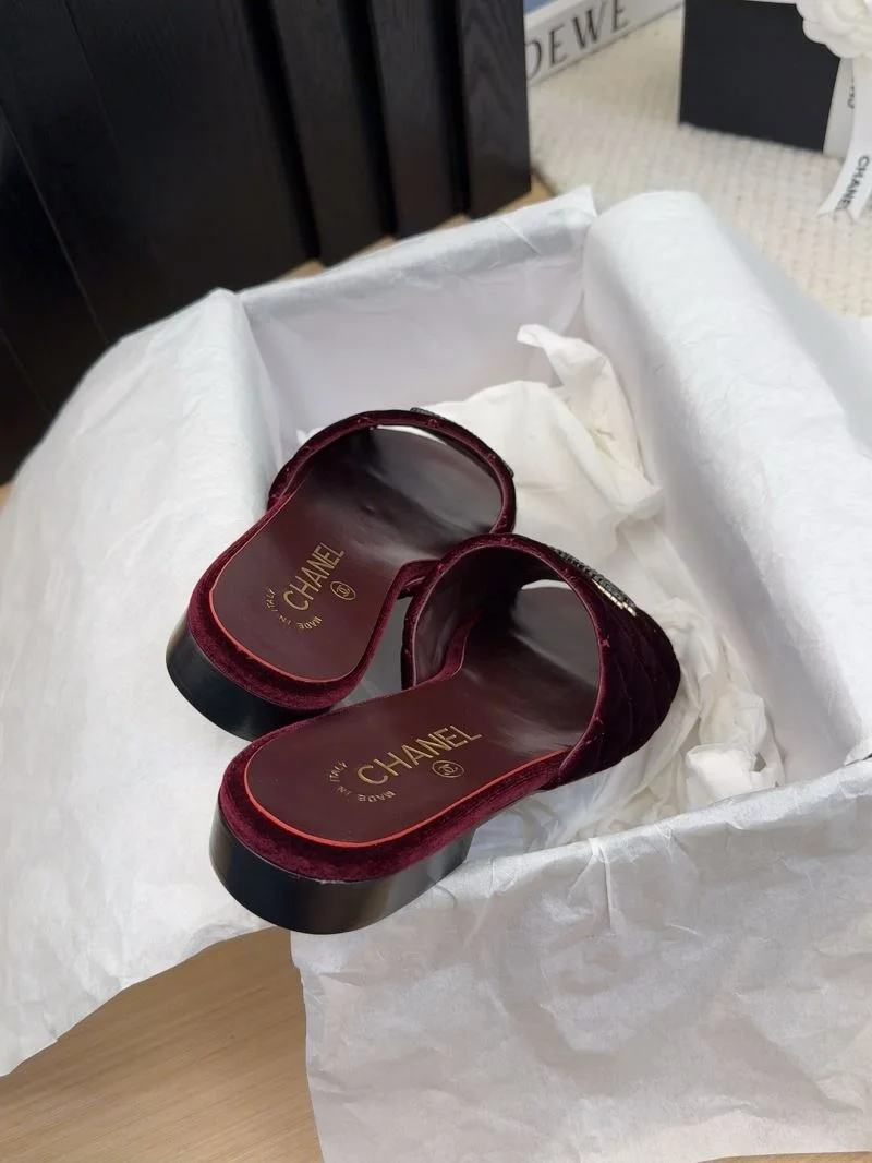 NewStyle Chanel Slippers 18709