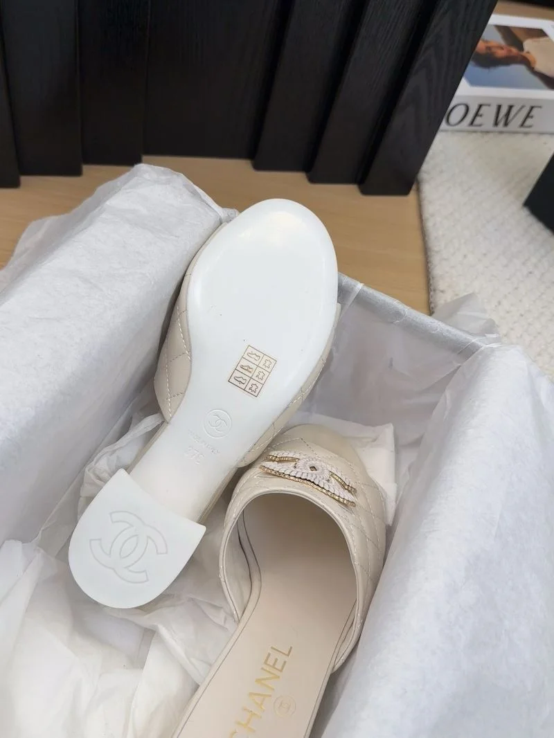 AllSeason Chanel Slippers 18711