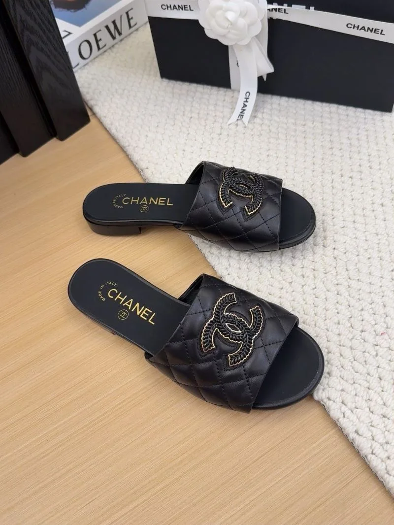 Chanel Slippers Effortless 18712