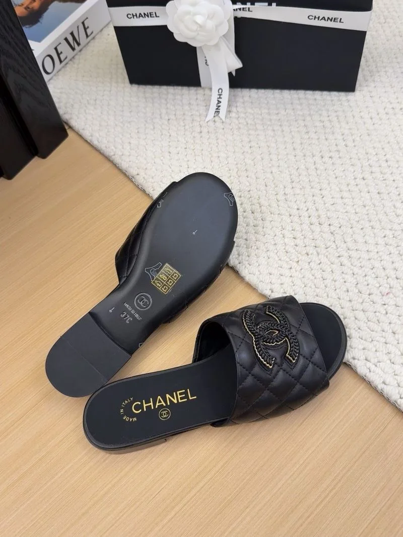 Chanel Slippers Effortless 18712