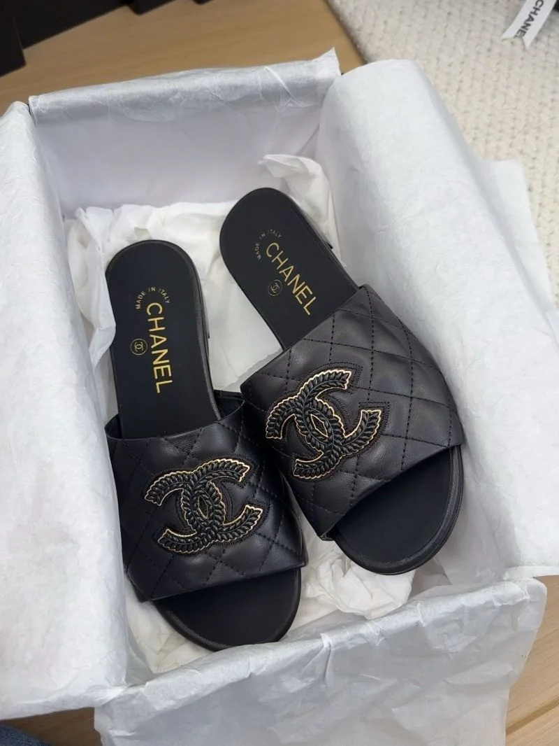 Chanel Slippers Effortless 18712