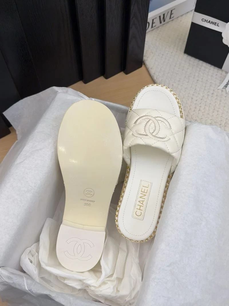 Breathable Chanel Slippers 18710