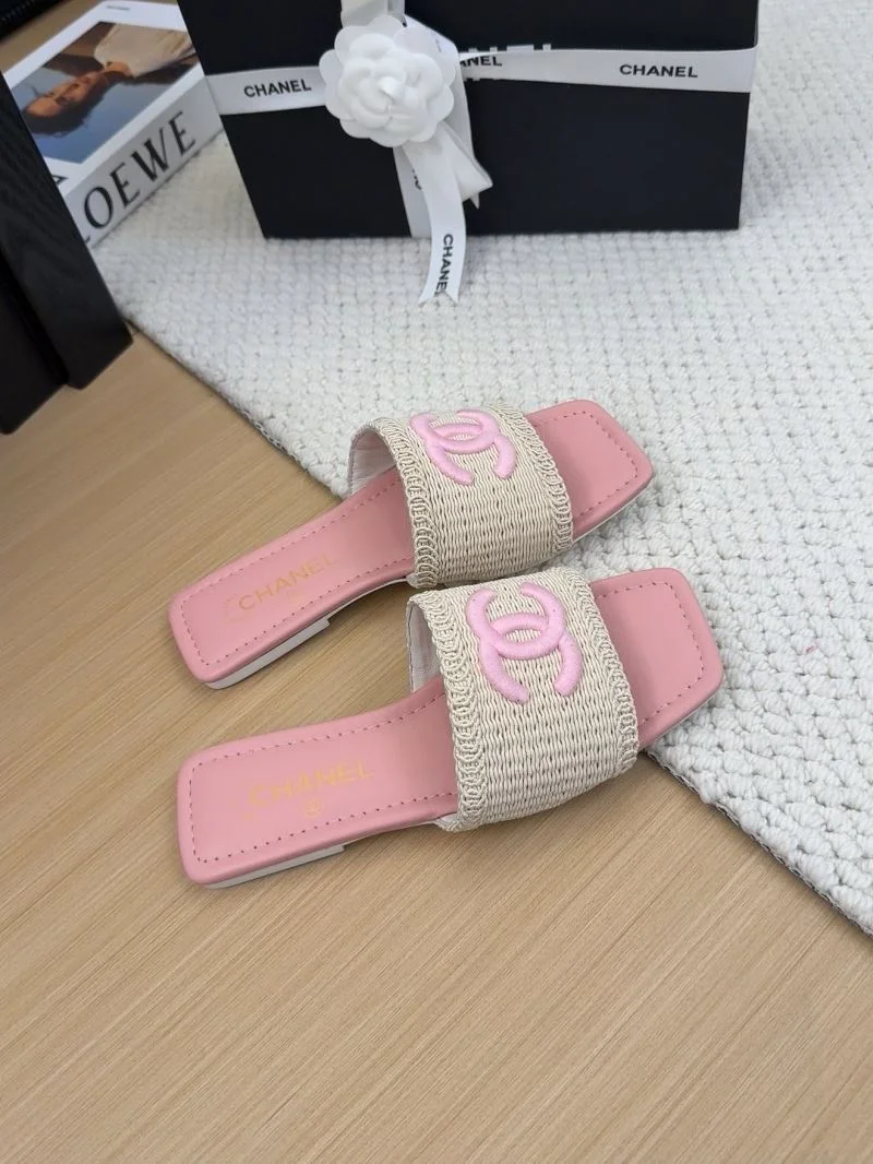 Chanel Slippers ComfortFit 18707