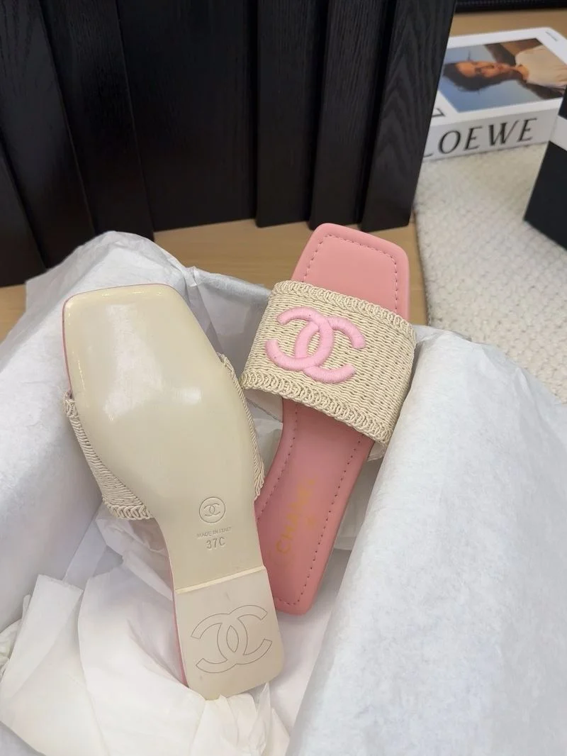 Chanel Slippers ComfortFit 18707
