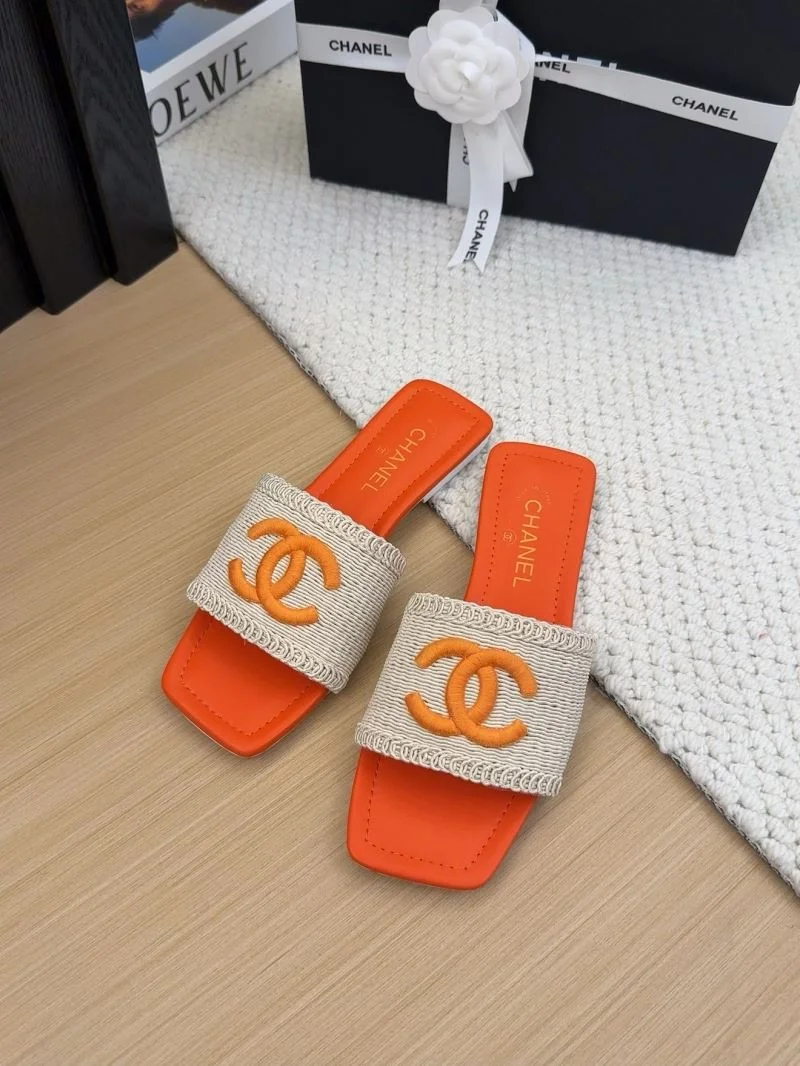 Chanel Slippers Bright 18704