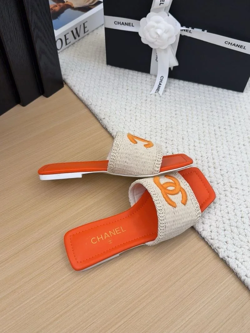 Chanel Slippers Bright 18704
