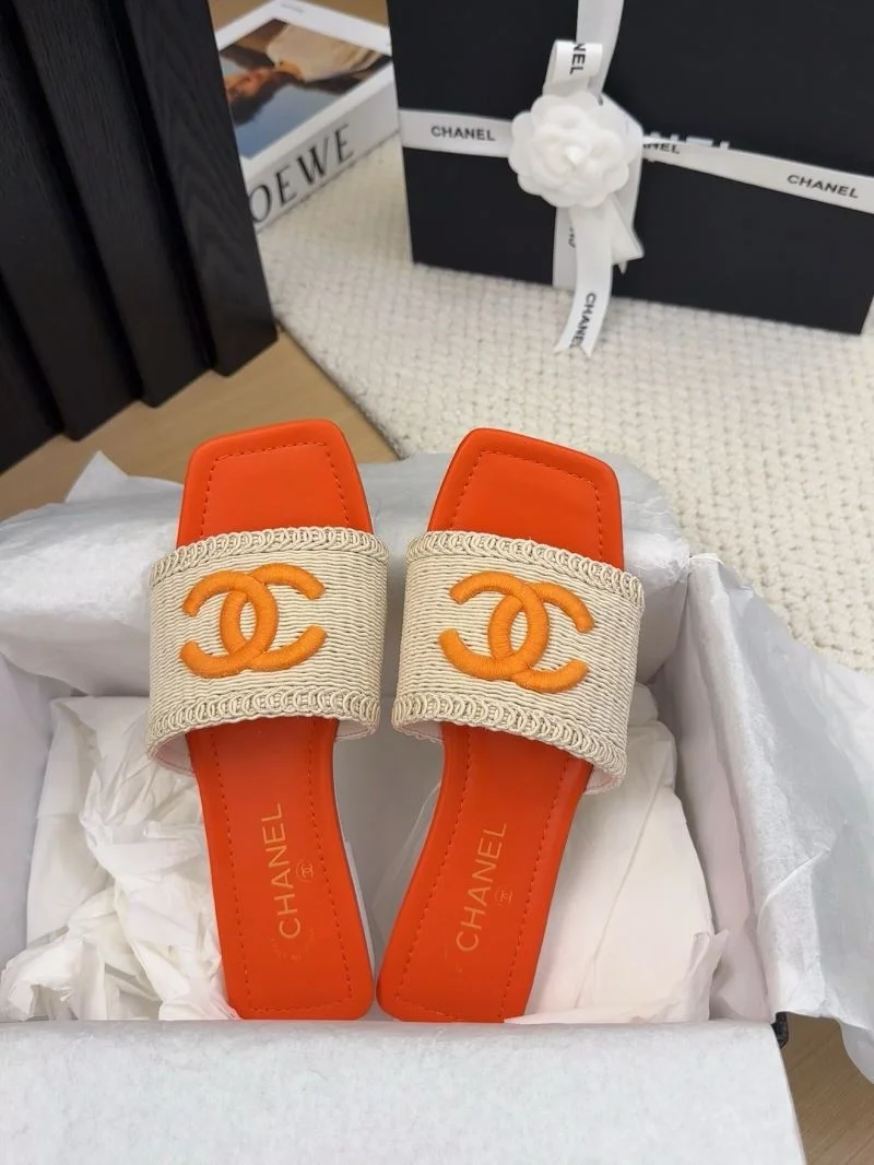 Chanel Slippers Bright 18704