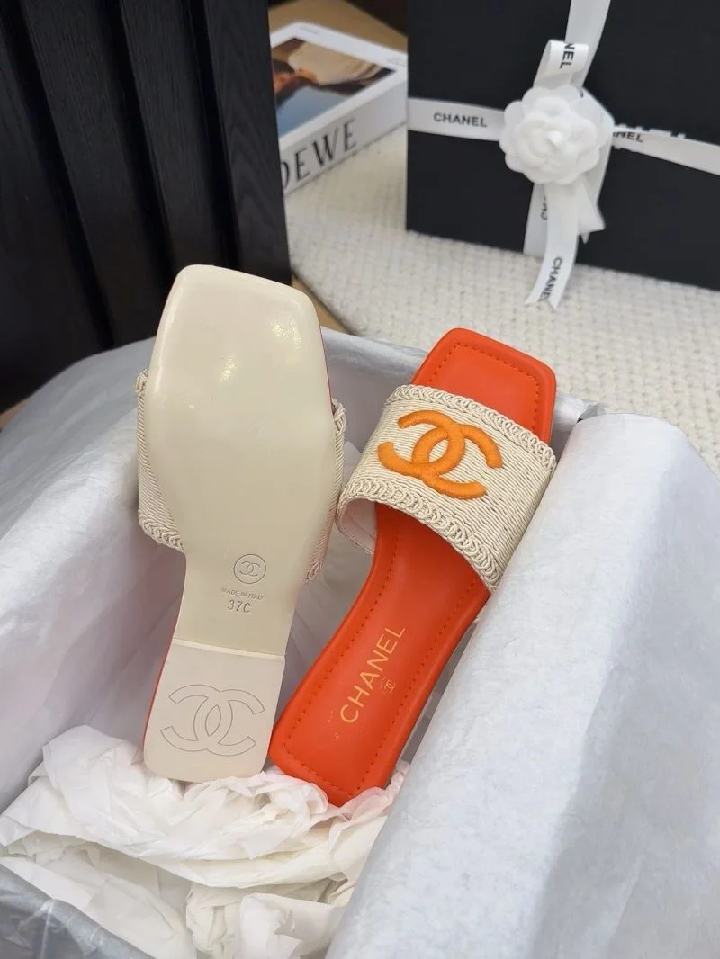Chanel Slippers Bright 18704