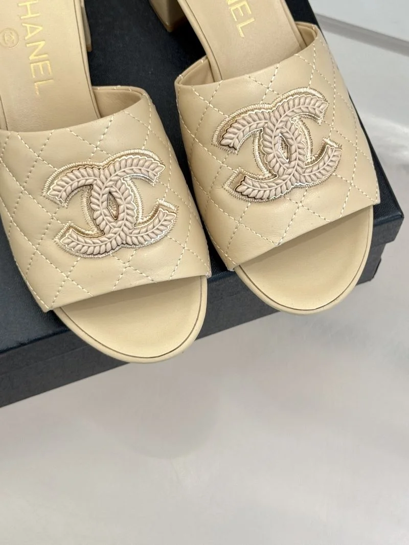 Unisex Chanel Slippers 18694