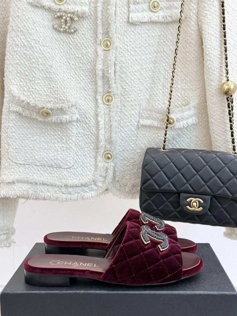 Unique Chanel Slippers 18699
