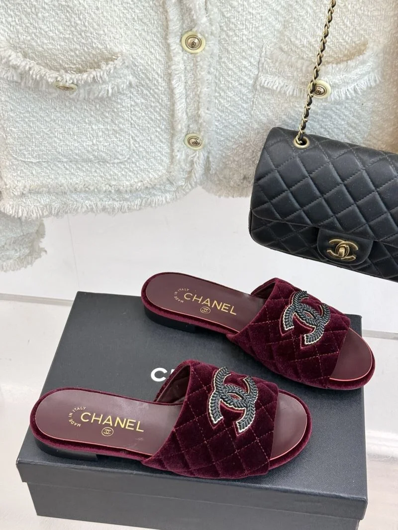 Unique Chanel Slippers 18699