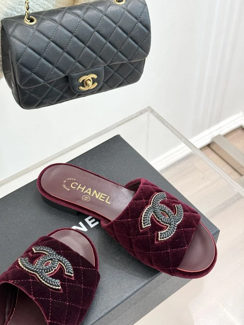Unique Chanel Slippers 18699
