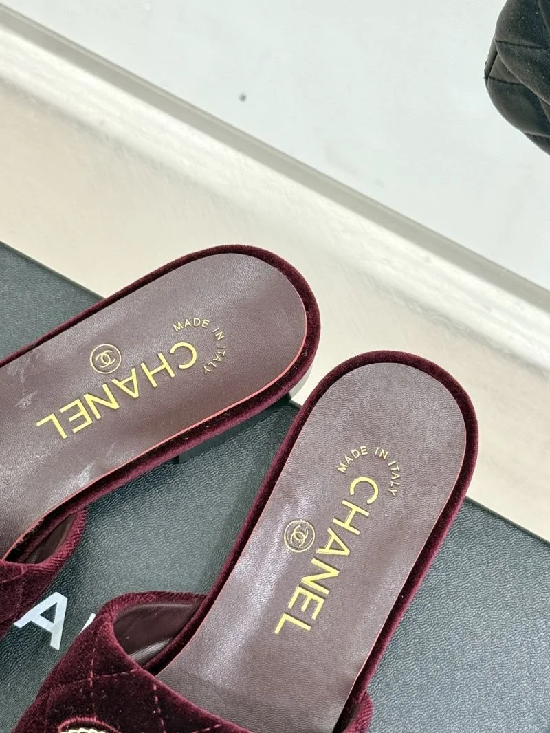 Unique Chanel Slippers 18699