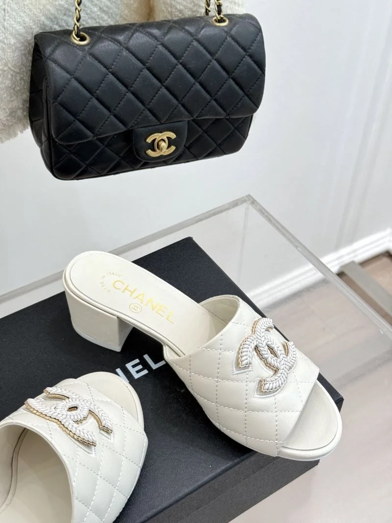 Unique Chanel Slippers 18696