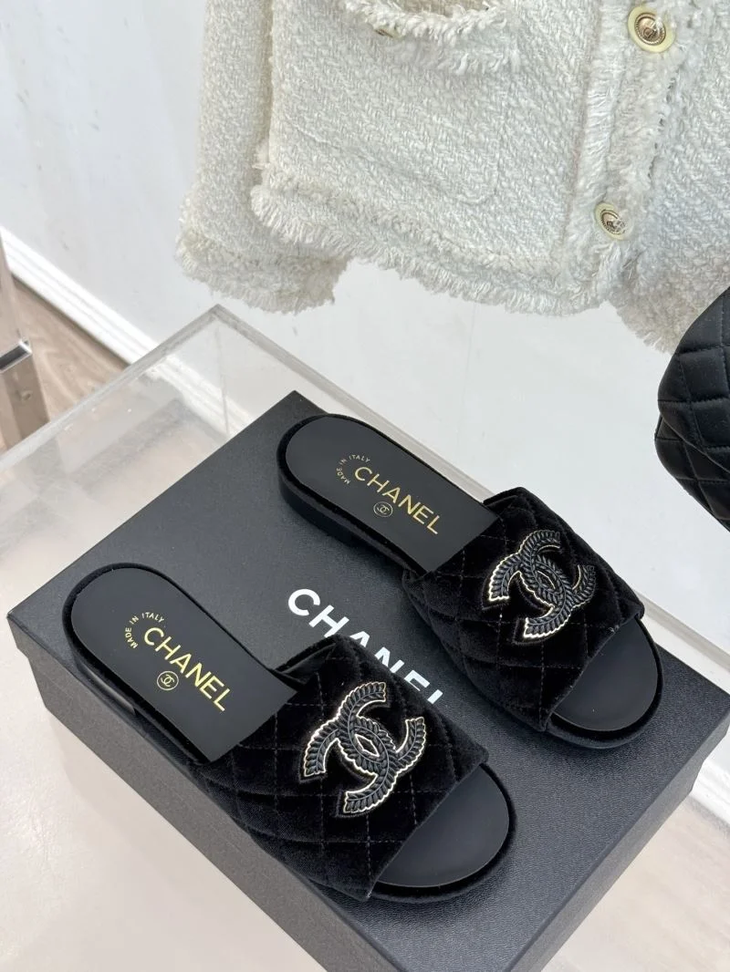 Chanel Slippers Lightweight 18702