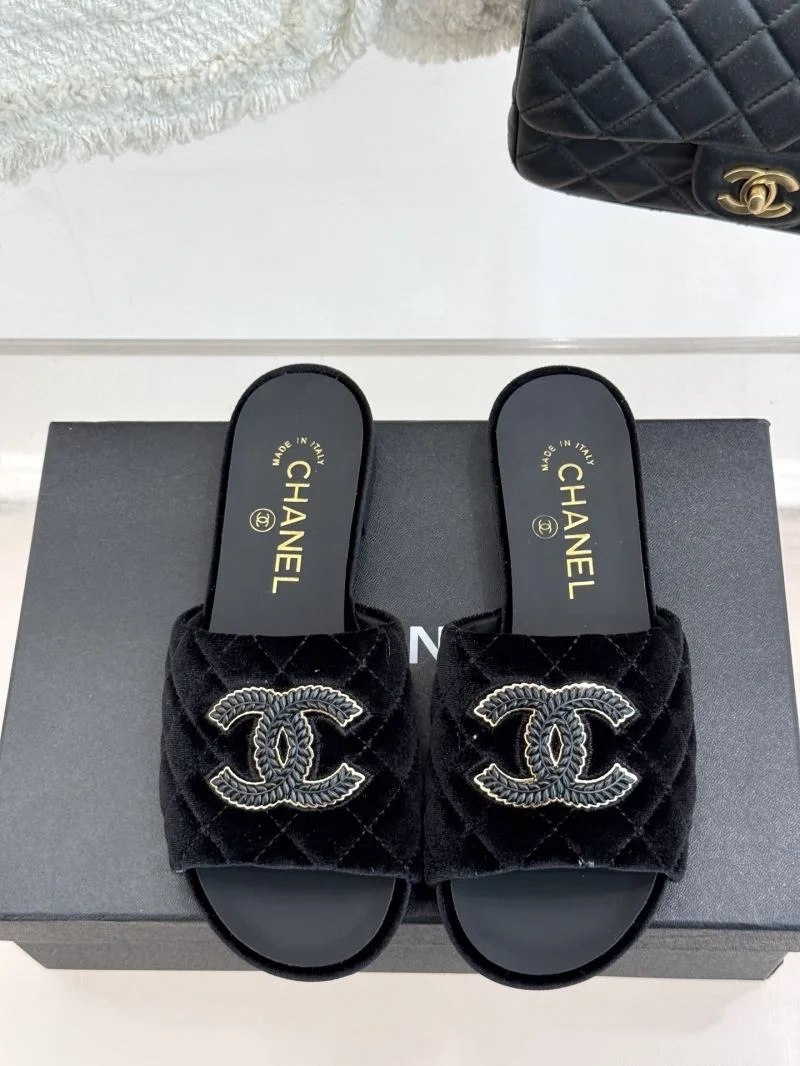 Chanel Slippers Lightweight 18702