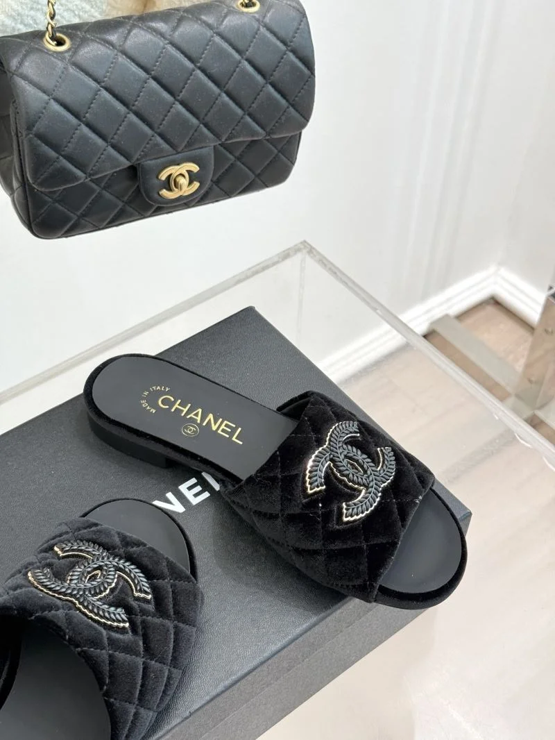 Chanel Slippers Lightweight 18702