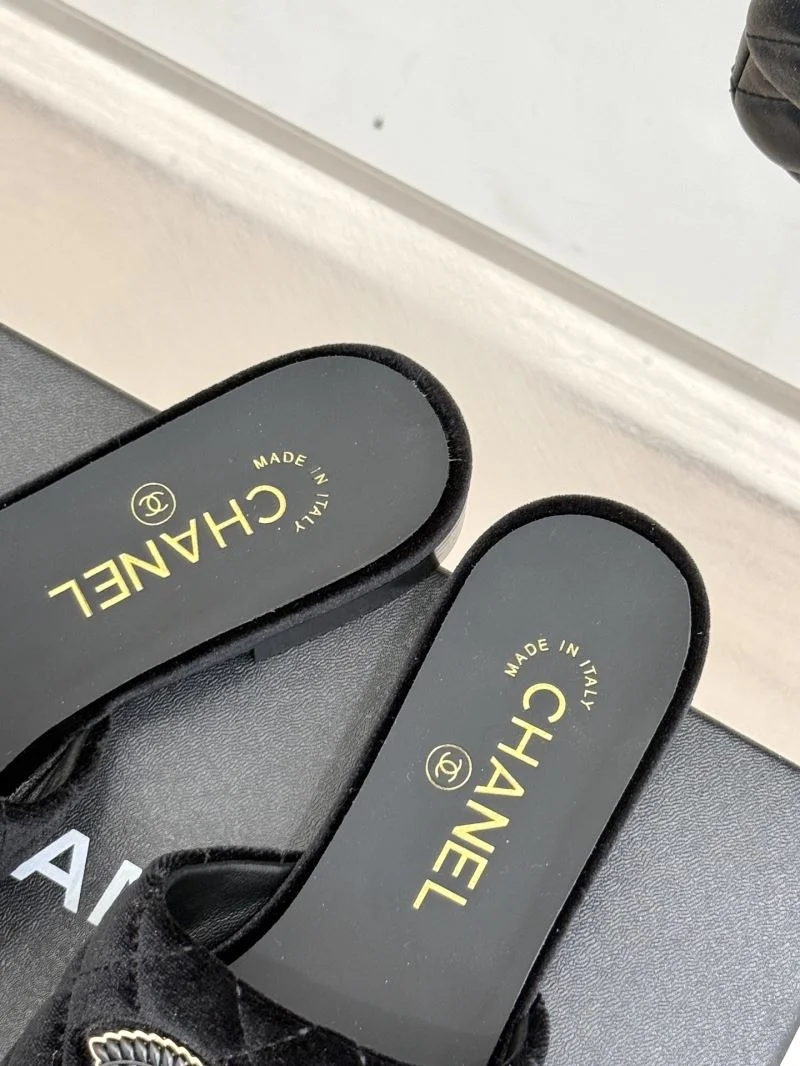 Chanel Slippers Lightweight 18702