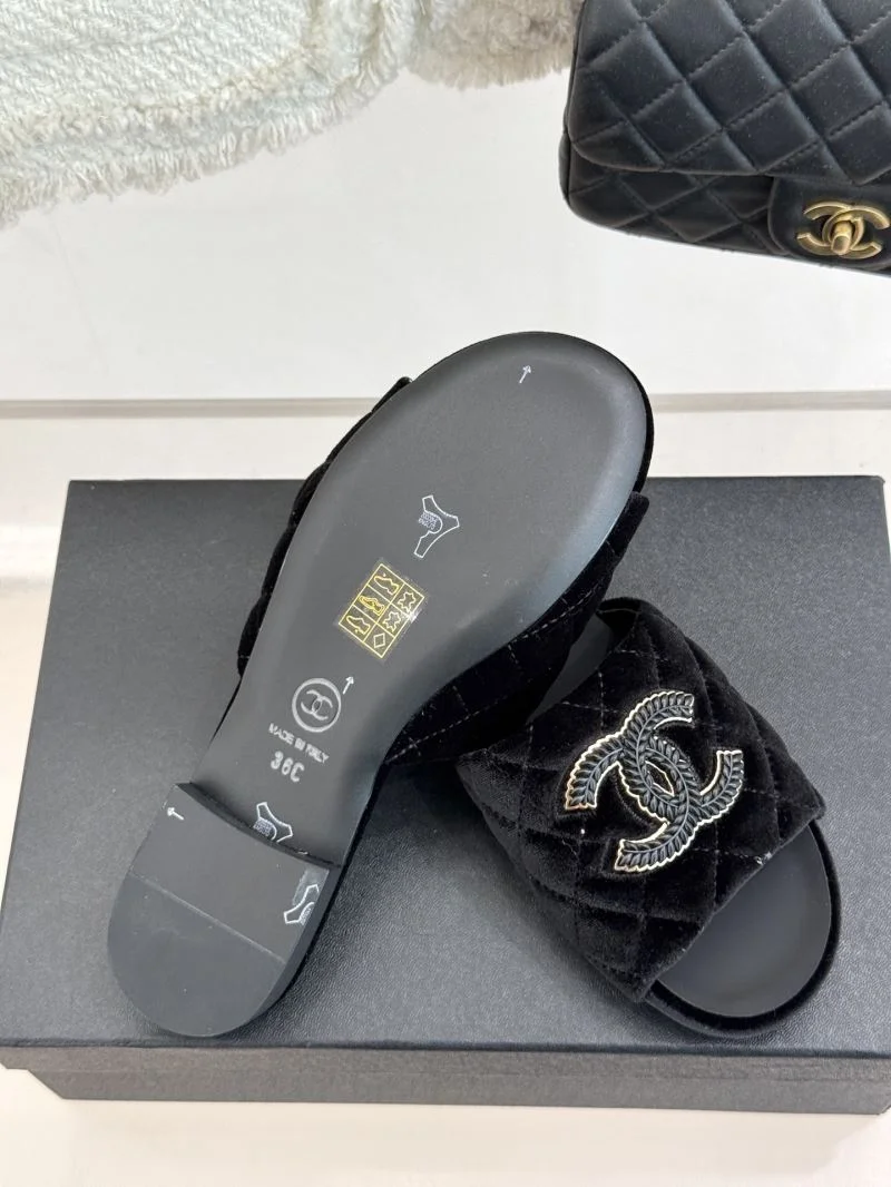 Chanel Slippers Lightweight 18702