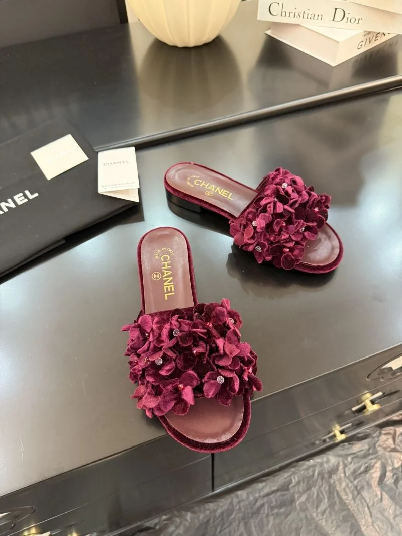 Chanel Slippers Trendsetting 18688