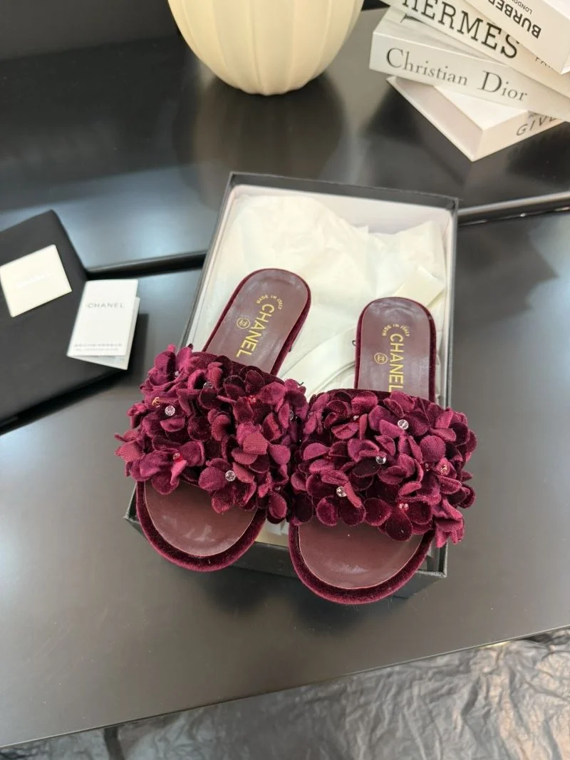 Chanel Slippers Trendsetting 18688