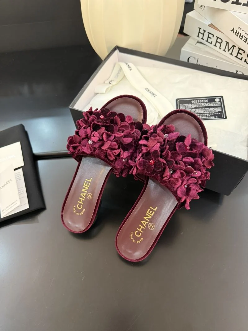 Chanel Slippers Trendsetting 18688
