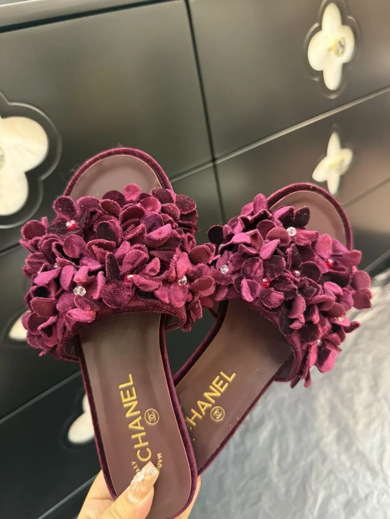 Chanel Slippers Trendsetting 18688